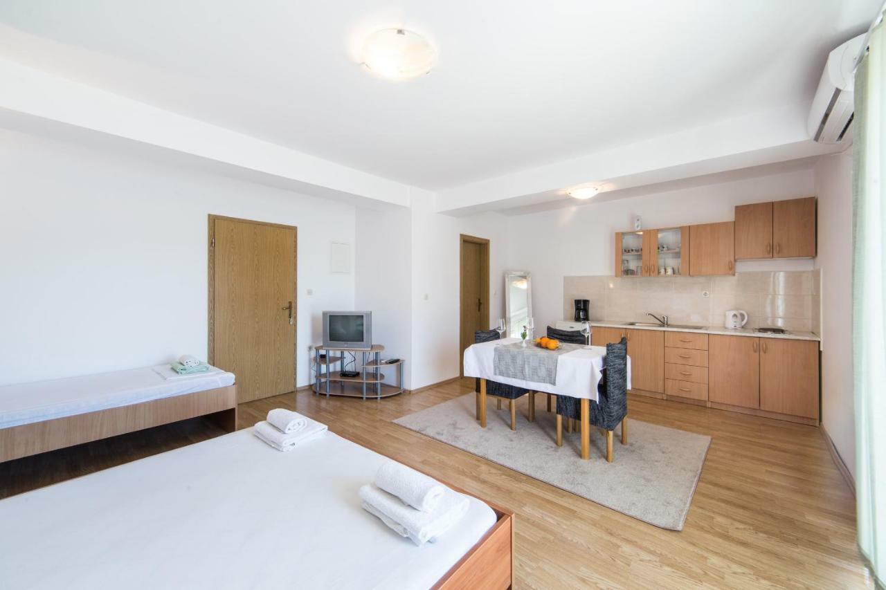 Apartments Barbir Ploce  Exterior foto